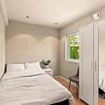 6 Bedroom, 3 Bath, Terrace, Sentrum, High End Daire *