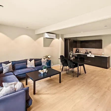 6 Bedroom, 3 Bath, Terrace, Sentrum, High End Апартаменты Тёнсберг