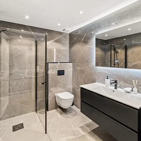 Апартаменты 6 Bedroom, 3 Bath, Terrace, Sentrum, High End Тёнсберг