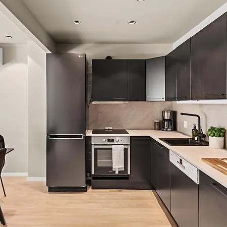 6 Bedroom, 3 Bath, Terrace, Sentrum, High End