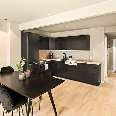 Апартаменты 6 Bedroom, 3 Bath, Terrace, Sentrum, High End *