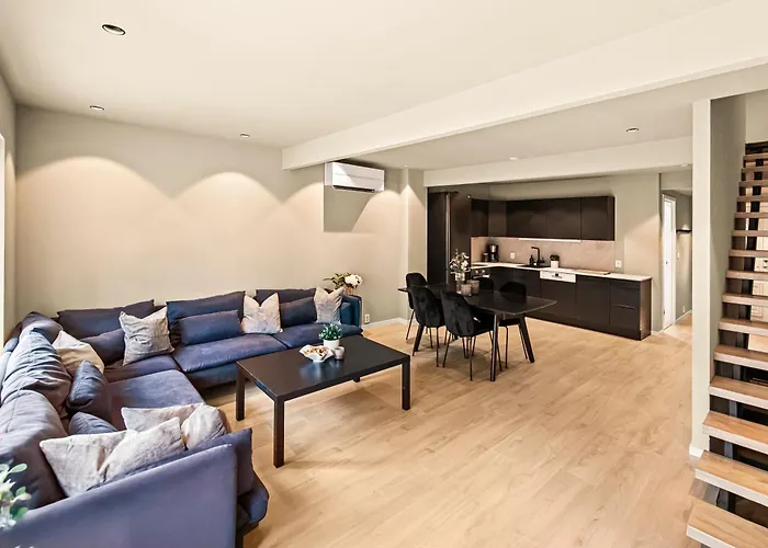 6 Bedroom, 3 Bath, Terrace, Sentrum, High End Daire Tønsberg
