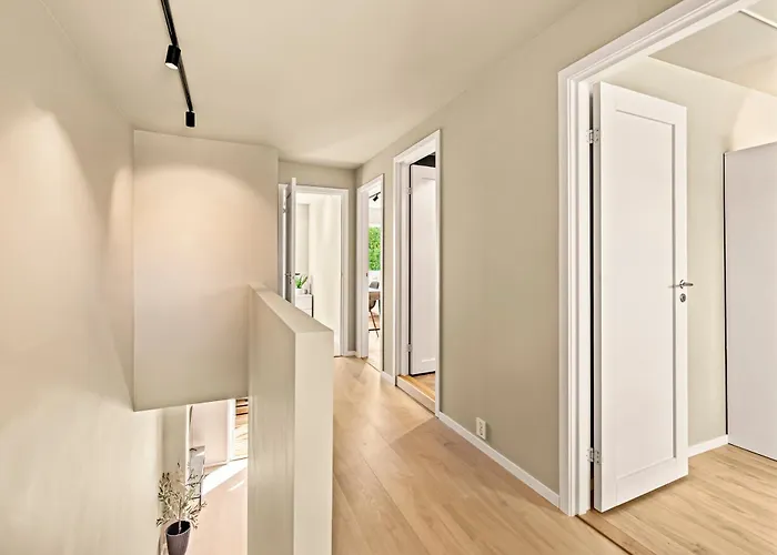 6 Bedroom, 3 Bath, Terrace, Sentrum, High End Апартаменты