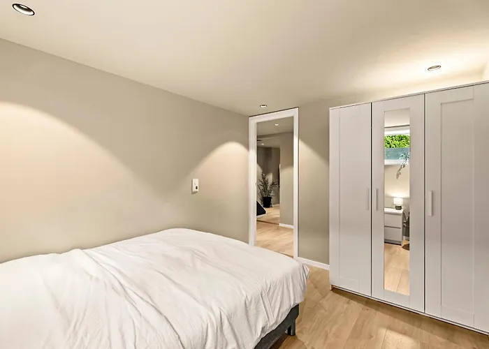 6 Bedroom, 3 Bath, Terrace, Sentrum, High End