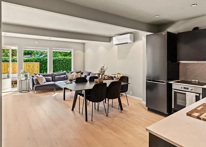 6 Bedroom, 3 Bath, Terrace, Sentrum, High End Тёнсберг
